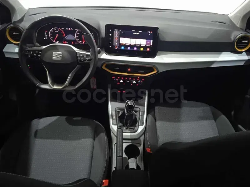 Usado Seat Arona Style 115 CV (84 kW) 2025 Gris SUV