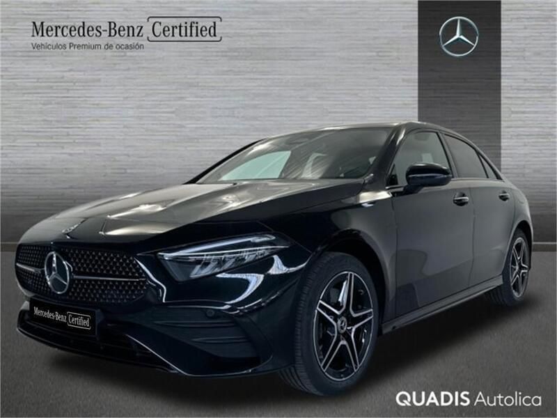 Usado Mercedes A250 AMG line 218 CV (160 kW) 2024 Negro cosmos Berlina