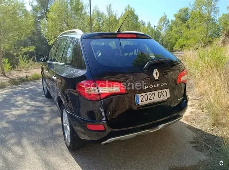Usado Renault Koleos Dynamique 170 CV (125 kW) 2009 Negro SUV