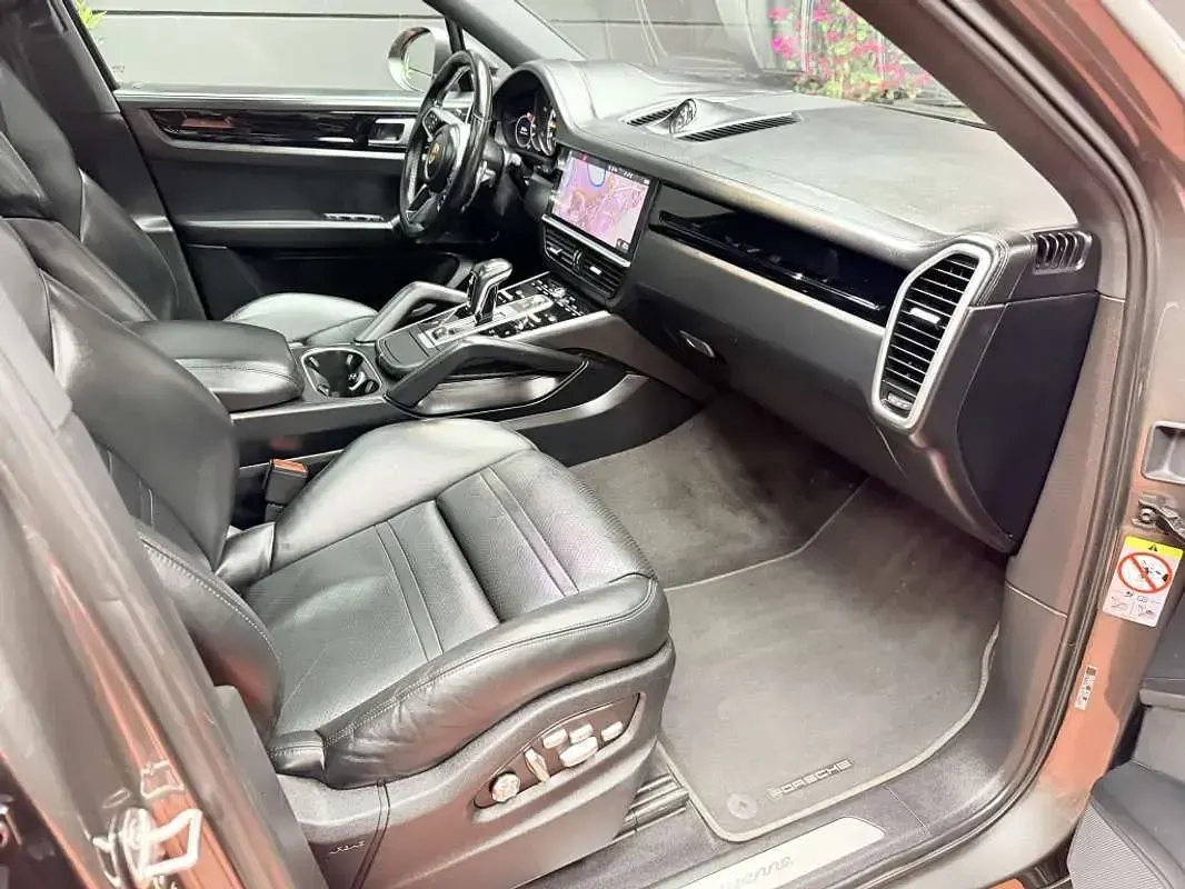 Usado Porsche Cayenne 462 CV (339 kW) 2020 Gris SUV