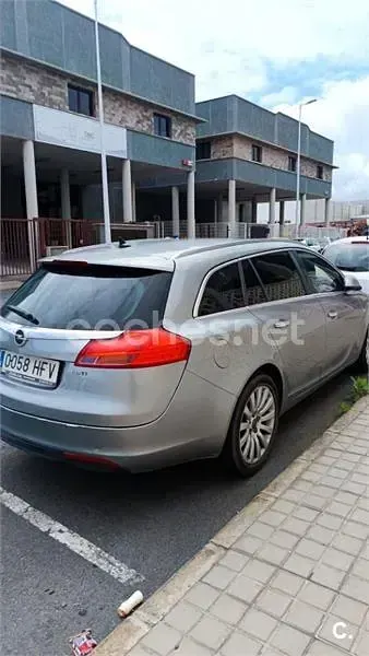 Usado Opel Insignia Sport 160 CV (117 kW) 2011 Gris / plata Familiar
