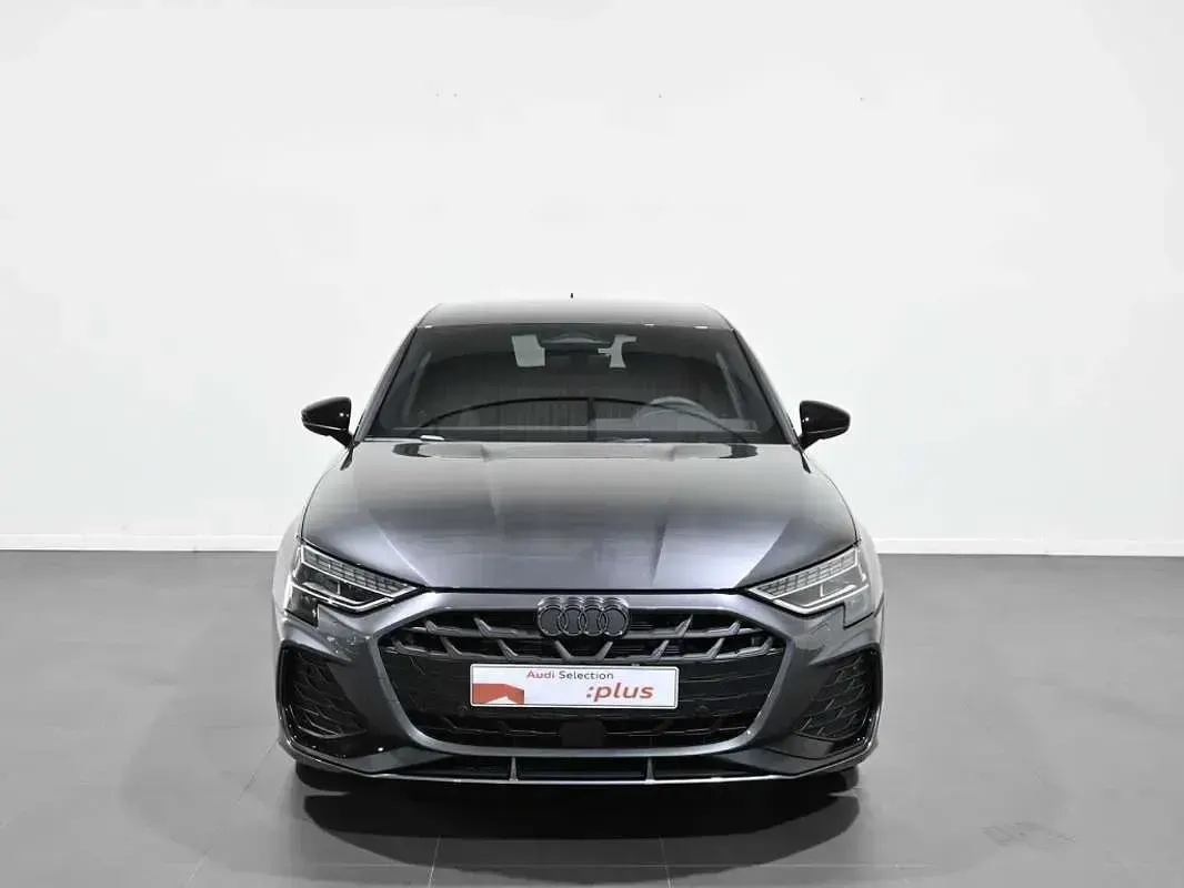 Usado Audi A3 Sportback Comfort 150 CV (110 kW) 2025 Gris Utilitario
