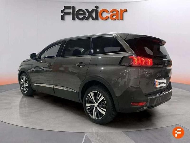Usado Peugeot 5008 Allure 131 CV (96 kW) 2021 Gris SUV