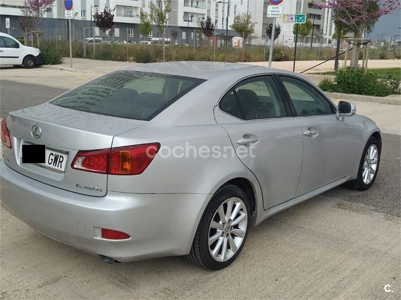 Usado Lexus IS220d 177 CV (130 kW) 2010 Gris / plata Berlina