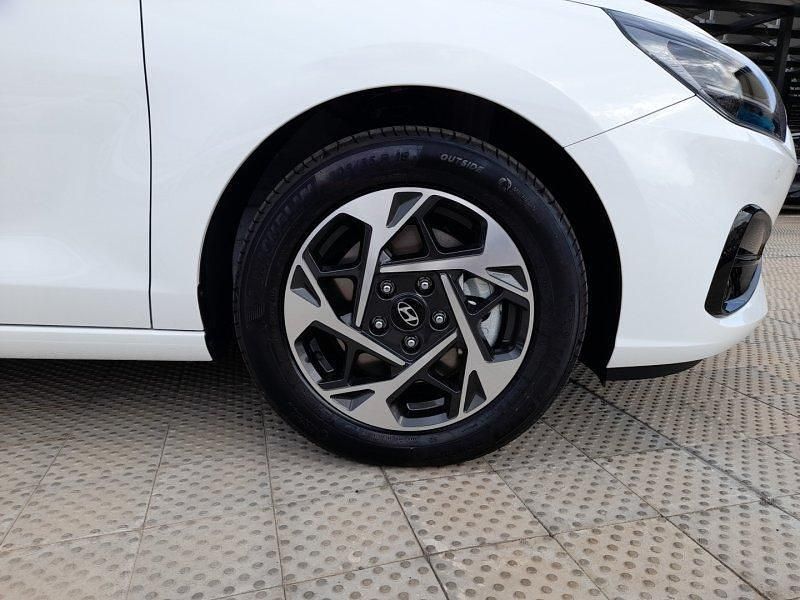 Nuevo Hyundai i30 100 CV (73 kW) 2025 Blanco atlas Utilitario