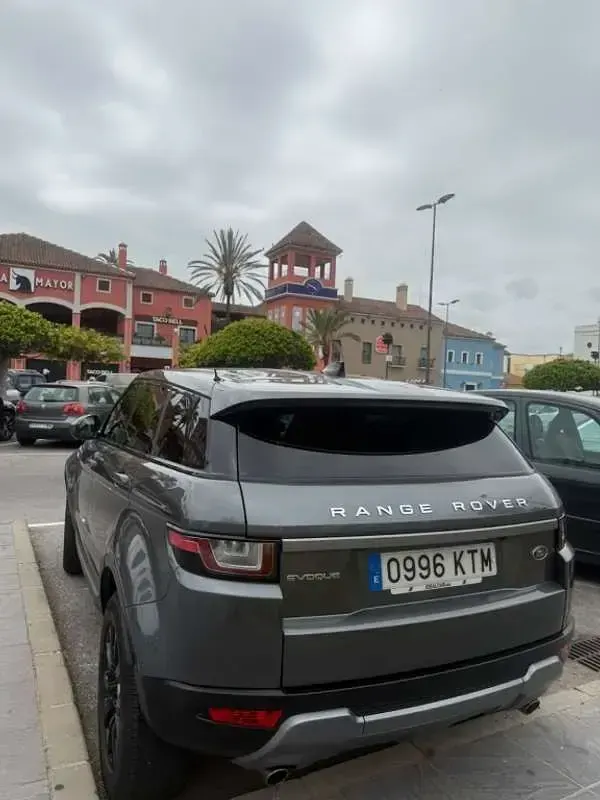 Usado Land Rover Range Rover evoque R-Dynamic 150 CV (110 kW) 2019 Gris SUV