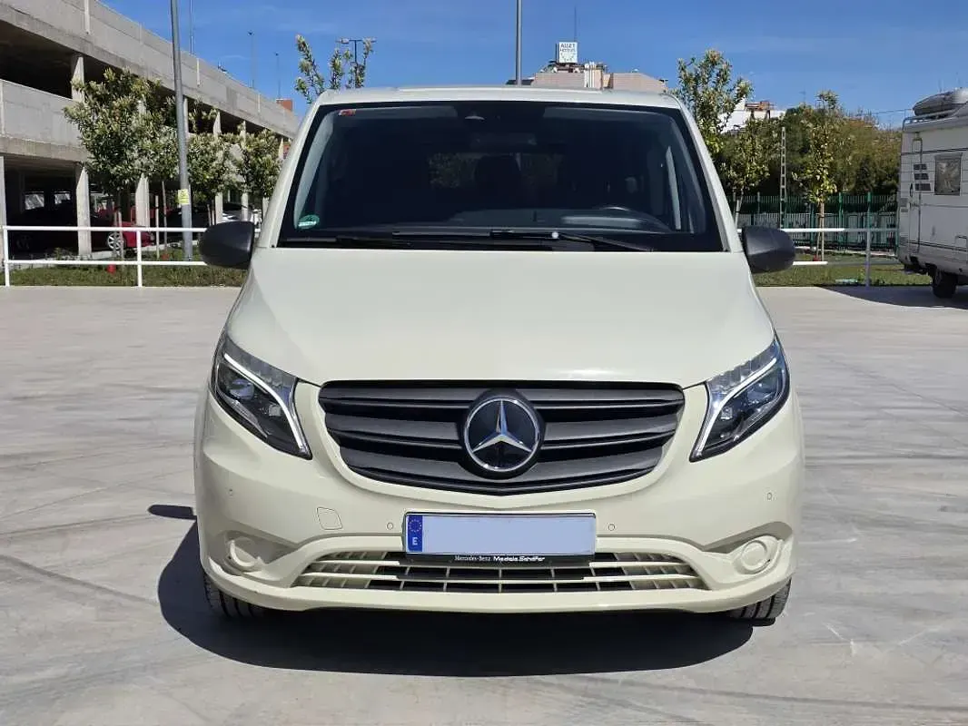Usado Mercedes Vito 136 CV (100 kW) 2021 Gris Van