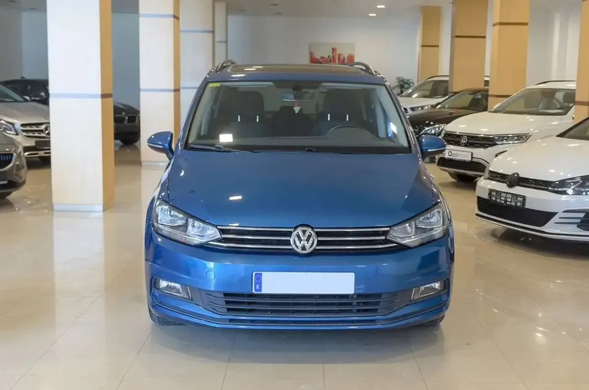 Usado VW Touran Sportline 116 CV (85 kW) 2016 Azul Monovolumen