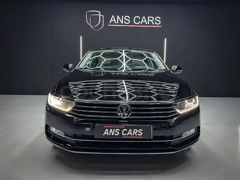 Usado VW Passat Sportline 150 CV (110 kW) 2015 Negro Berlina