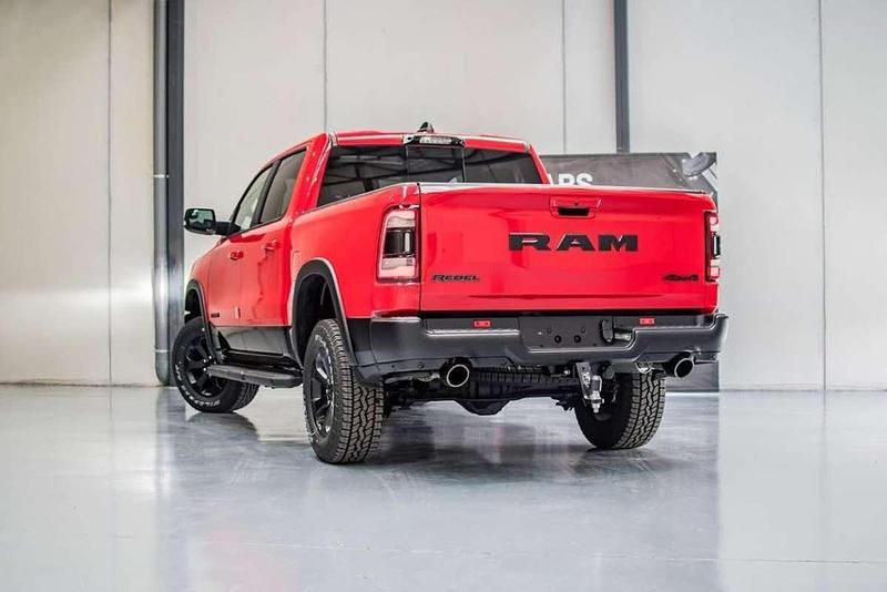 Nuevo RAM 1500 400 CV (294 kW) 2025 Rojo Recogida
