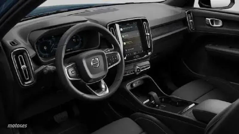 Usado Volvo XC40 Core 185 kW (252 CV) 2023 Azul SUV