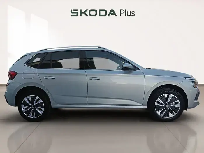 Usado Skoda Kamiq 150 CV (110 kW) 2025 Gris plata SUV