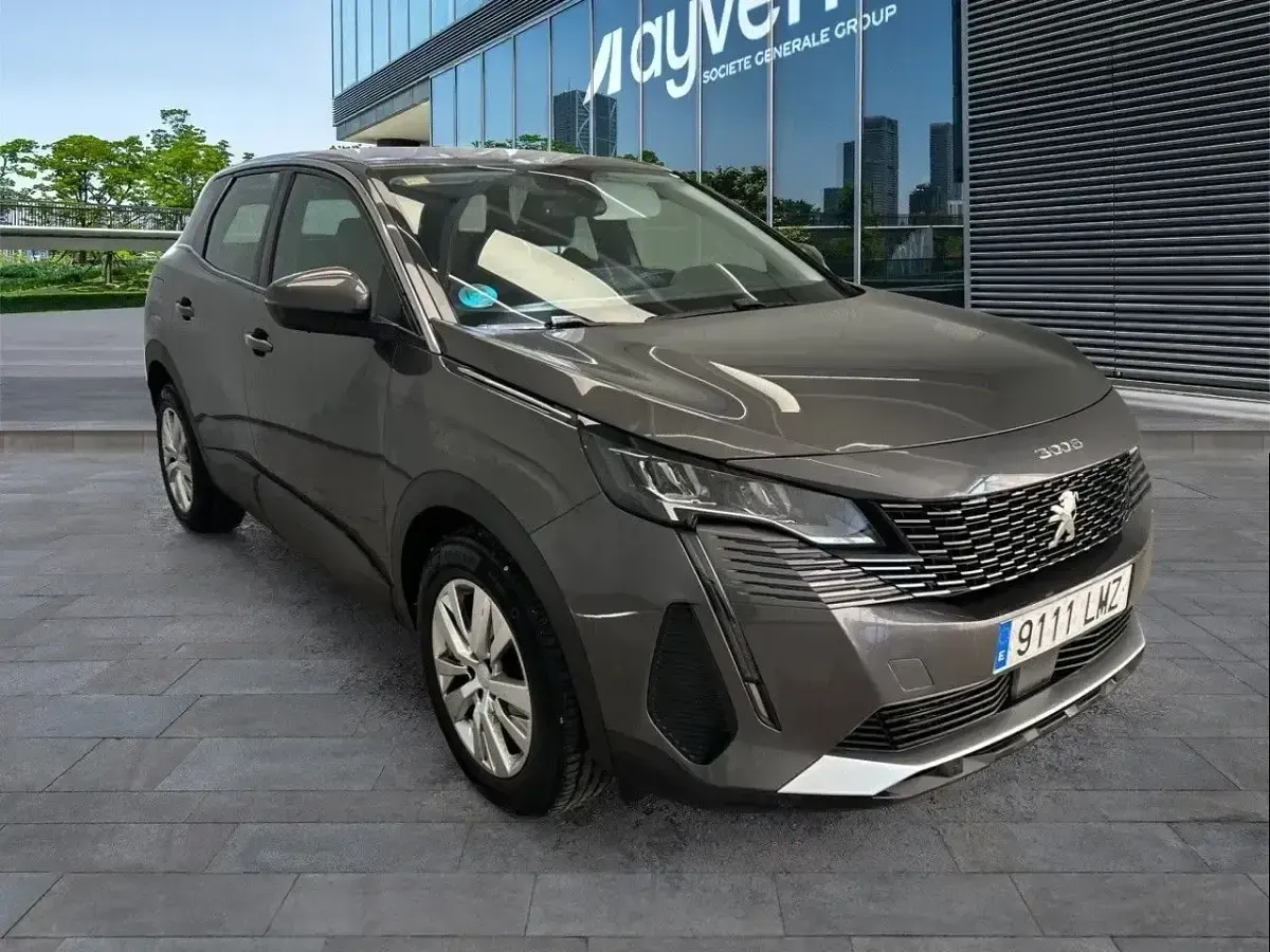 Usado Peugeot 3008 Active 131 CV (96 kW) 2021 Gris SUV