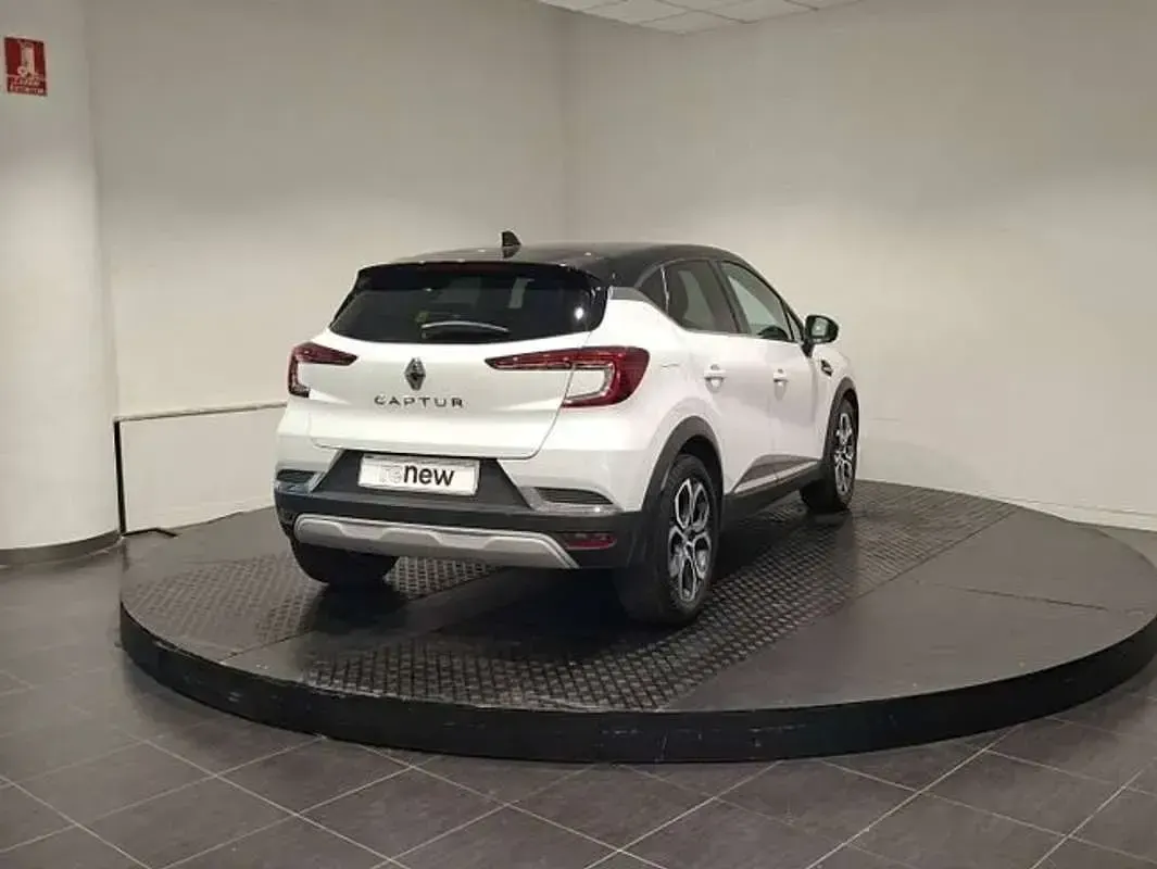 Usado Renault Captur 140 CV (102 kW) 2022 Blanco SUV