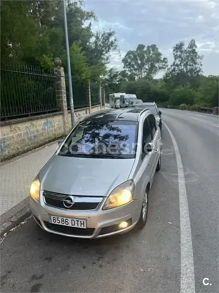 Usado Opel Zafira Cosmo 150 CV (110 kW) 2005 Gris / plata Monovolumen