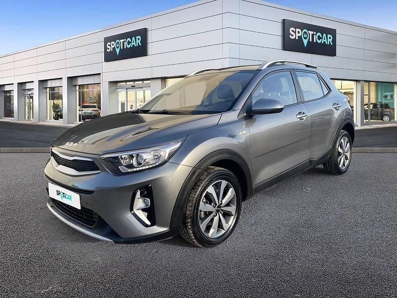 Usado Kia Stonic 84 CV (61 kW) 2023 Gris SUV