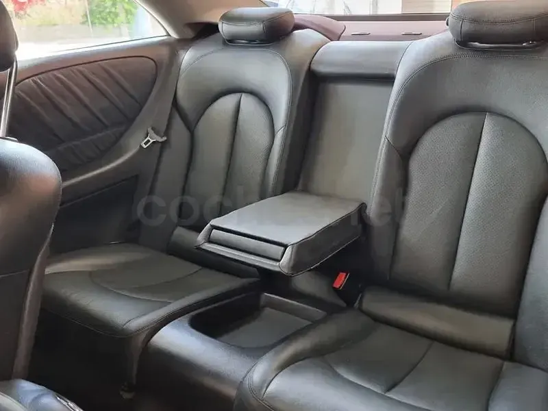 Usado Mercedes CLK320 Avantgarde 218 CV (160 kW) 2003 Gris / plata Coupe