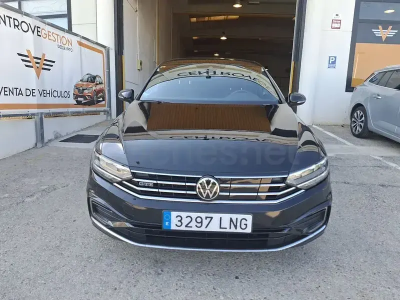 Usado VW Passat GTE 218 CV (160 kW) 2021 Gris / plata Berlina