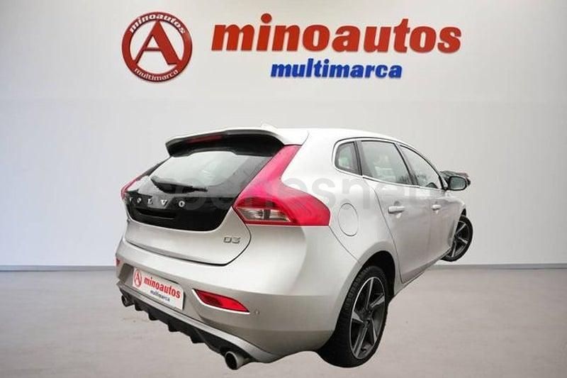 Usado Volvo V40 R-Design 150 CV (110 kW) 2014 Plateado Utilitario