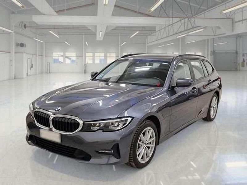 Usado BMW 330e 292 CV (214 kW) 2021 Gris Familiar