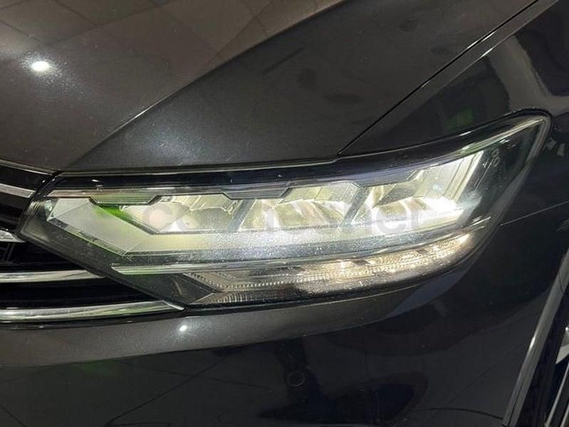 Usado VW Passat Executive 150 CV (110 kW) 2020 Gris / plata Berlina