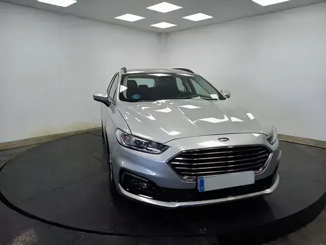 Usado Ford Mondeo Trend 150 CV (110 kW) 2021 Gris Familiar
