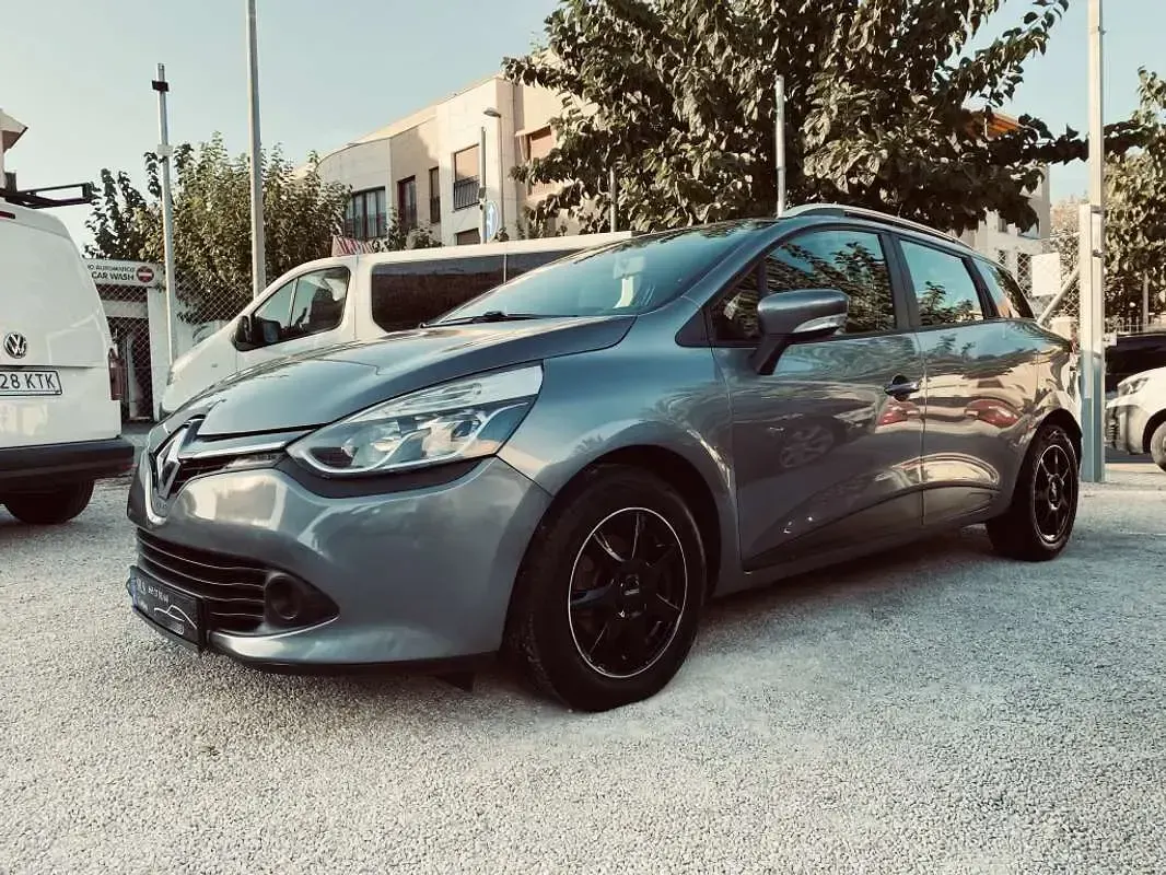 Usado Renault Clio Expression 75 CV (55 kW) 2014 Gris Utilitario