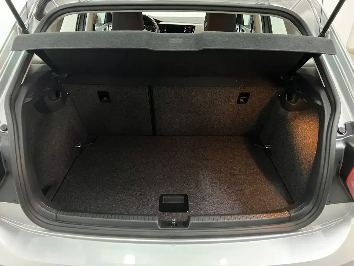 Używany VW Polo Advance 95 KM (69 kW) 2020 Szary Hatchback