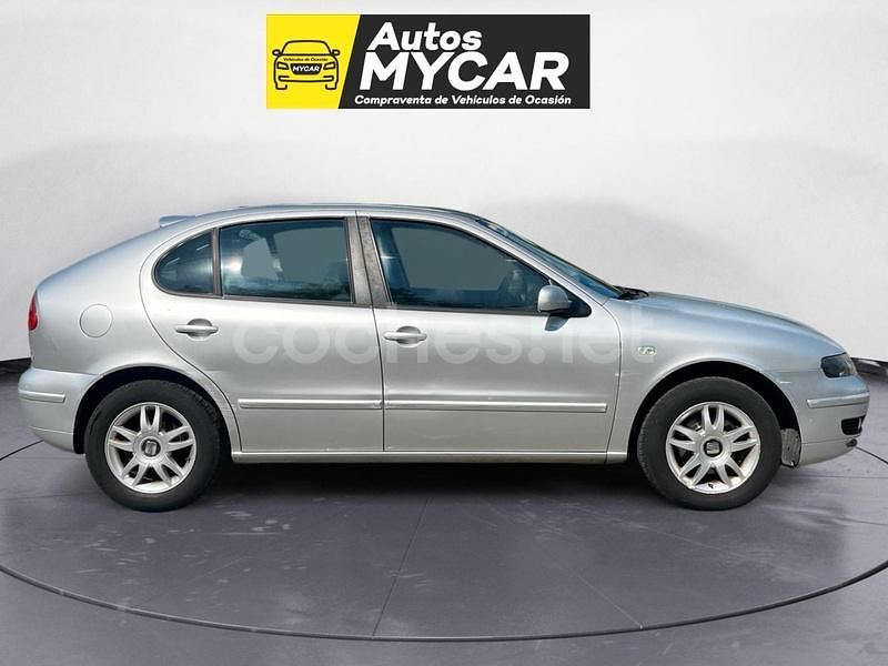 Usado Seat Leon 90 CV (66 kW) 2003 Gris / plata Berlina