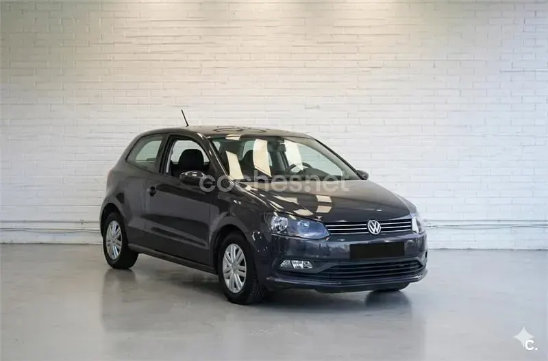 Używany VW Polo Edition 60 KM (44 kW) 2015 Szary Sedan/Limuzyna