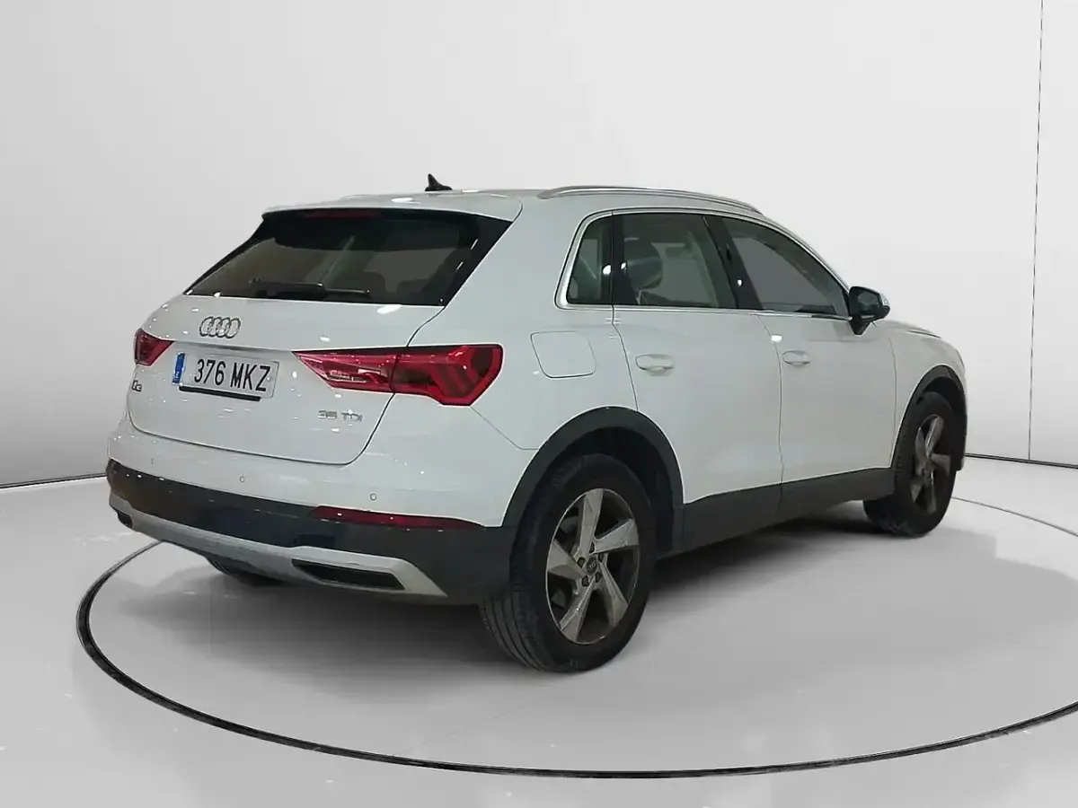 Käytetty Audi Q3 Advanced Plus 150 HP (110 kW) 2023 Valkoinen Katumaasturi