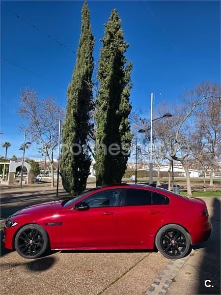 Usado Jaguar XE R-Sport 180 CV (132 kW) 2016 Rojo Berlina