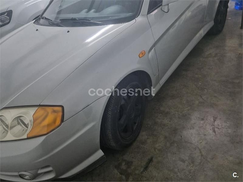 Usado Hyundai Coupé 105 CV (77 kW) 2003 Blanco Coupe