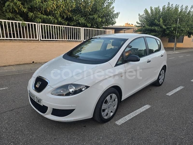 Blanco Usado 2006 Seat Altea Reference Monovolumen | 3990 € (Precio justo) - Imagen 1/4