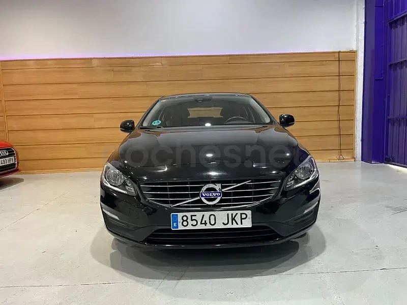 Usado Volvo V60 Momentum 150 CV (110 kW) 2016 Negro Familiar