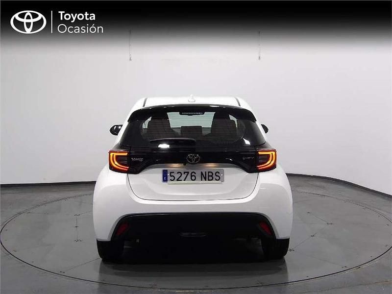 Usado Toyota Yaris Hybrid Active 116 CV (85 kW) 2025 Utilitario