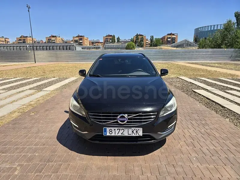 Usado Volvo V60 Momentum 115 CV (84 kW) 2015 Negro Familiar