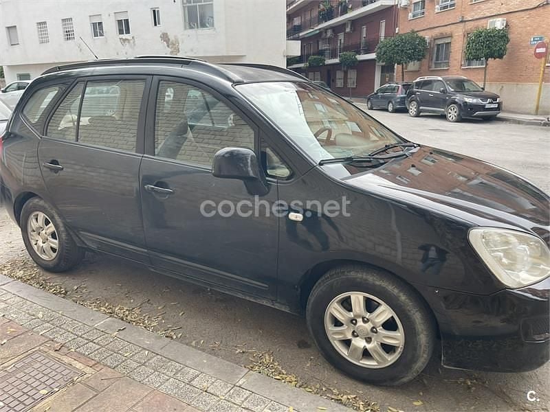 Usado Kia Carens Active 140 CV (102 kW) 2007 Negro Monovolumen