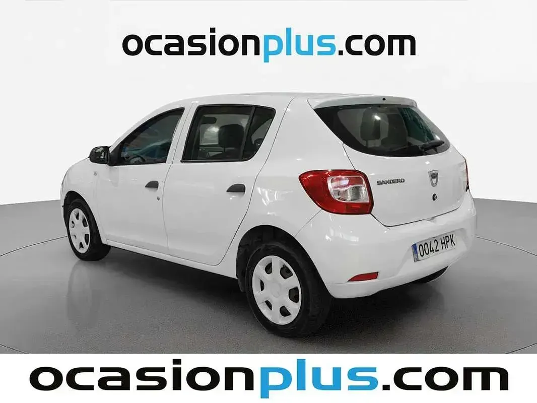 Usado Dacia Sandero Ambiance 75 CV (55 kW) 2013 Blanco Utilitario
