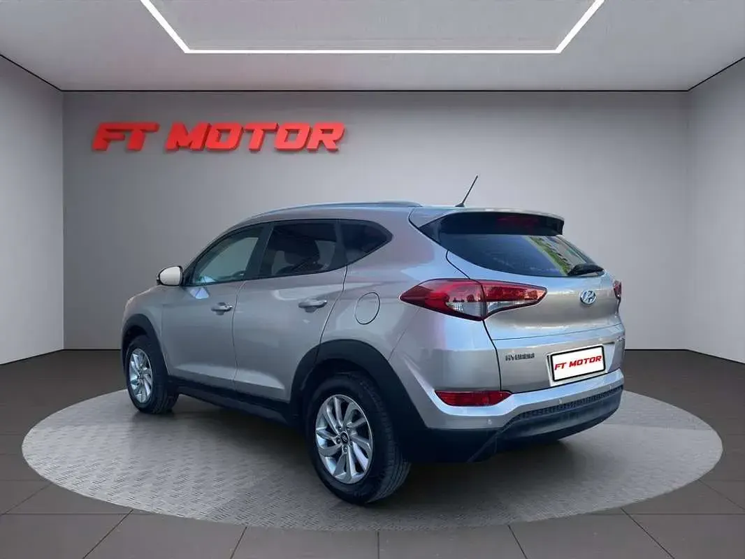 Usado Hyundai Tucson 114 CV (83 kW) 2016 Beige SUV