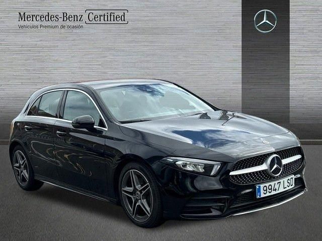 Usado Mercedes A180 AMG line 116 CV (85 kW) 2022 Negro cosmos