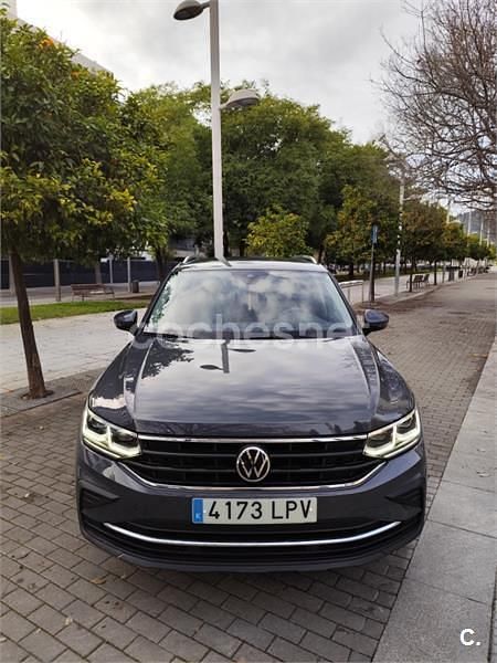 Usado VW Tiguan Life 150 CV (110 kW) 2021 Gris / plata SUV