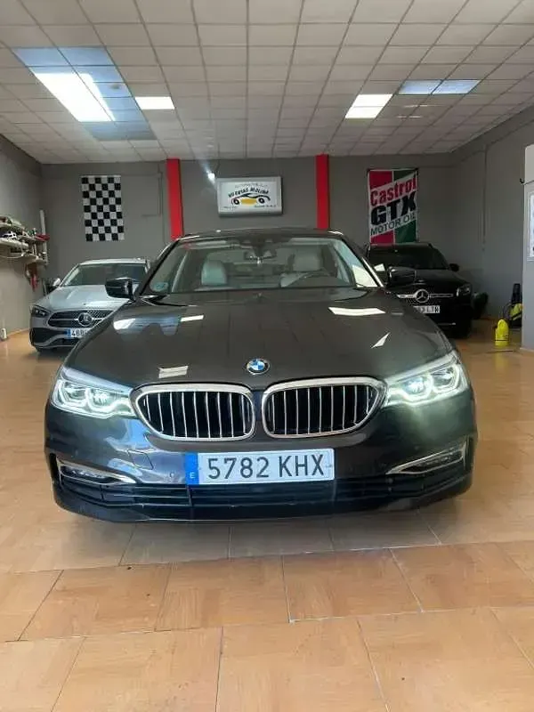 Usado BMW 520 Luxury Line 190 CV (139 kW) 2017 Negro Berlina