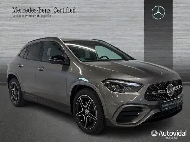Nuevo Mercedes GLA200 163 CV (119 kW) 2026 Gris montaña SUV