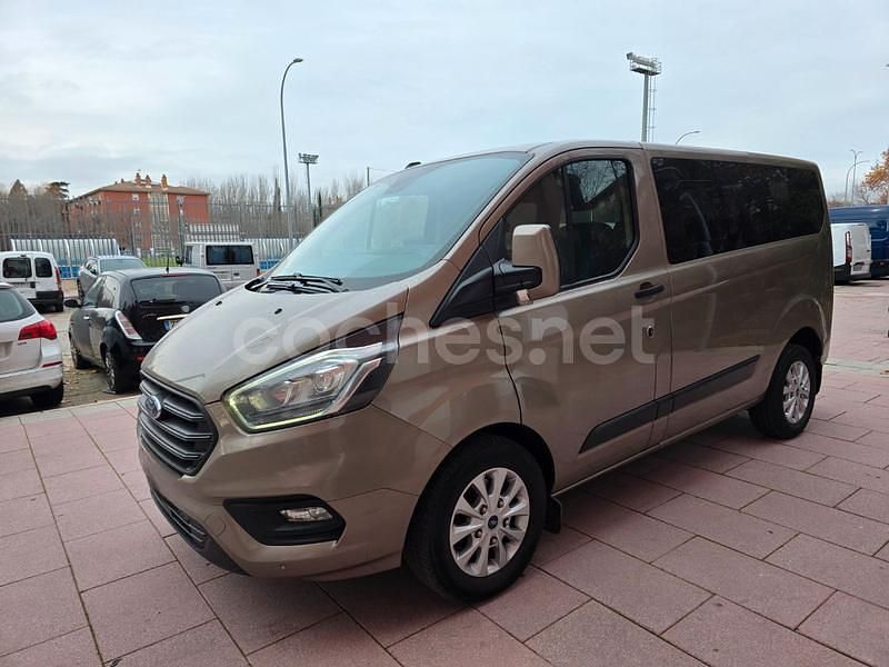 Usado Ford Tourneo Trend 131 CV (96 kW) 2019 Gris Monovolumen