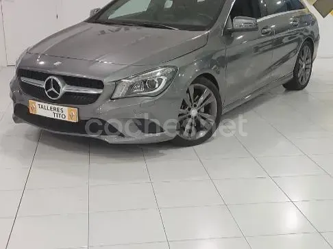 Usado Mercedes CLA250e Shooting Brake Urban 211 CV (155 kW) 2015 Beige Familiar