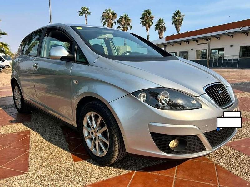 Usado Seat Altea Style 105 CV (77 kW) 2010 Gris Monovolumen