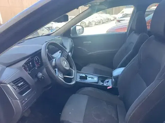 Usado Nissan Qashqai N-Connecta 190 CV (139 kW) 2024 Gris SUV