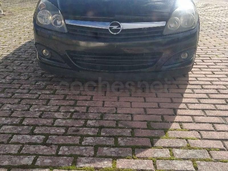 Usado Opel Astra GTC Sport 105 CV (77 kW) 2007 Negro Berlina