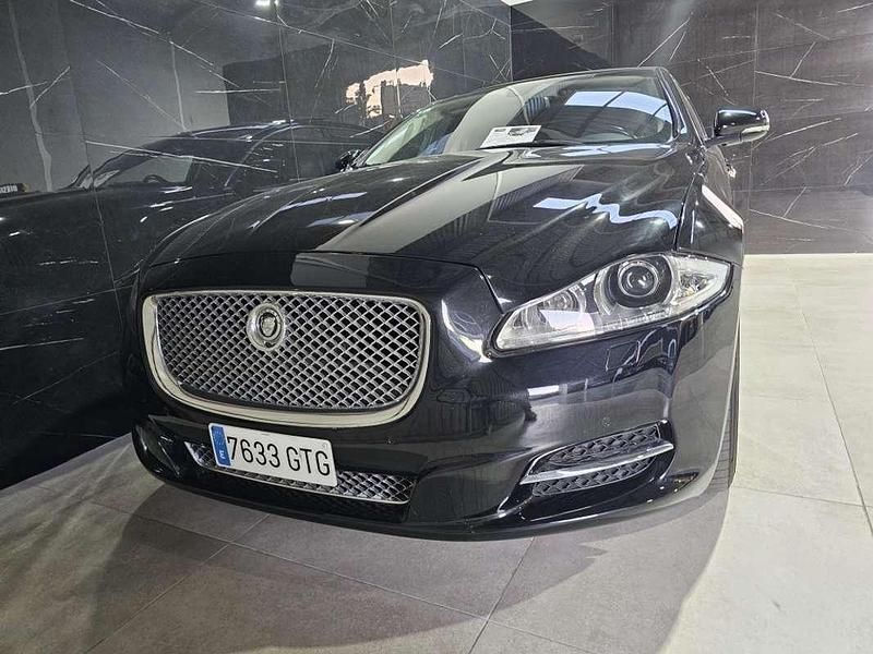 Usado Jaguar XJ Portfolio 385 CV (283 kW) 2010 Negro Berlina